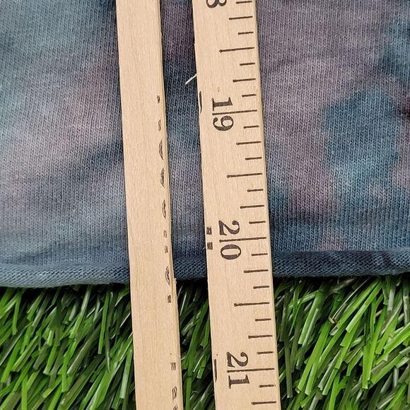 Rainbow Prism Cropped Shirt Womens Large 21x20 Gray - Picture 5 of 11